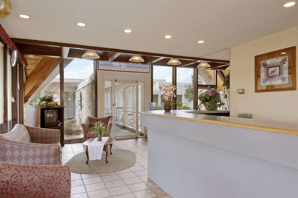 Days Inn by Wyndham Colorado Springs/Garden of the Gods Main image